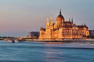 Ungaria restricţionează permisele de şedere pentru imigranţi